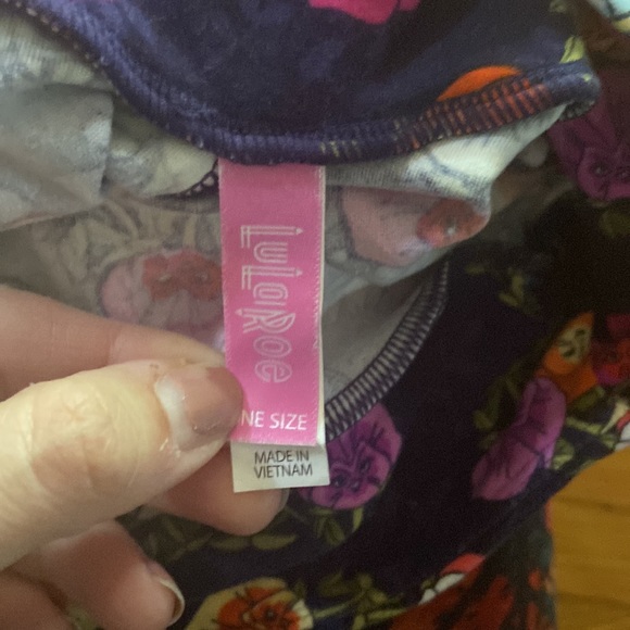 LuLaRoe Disney leggings - Picture 3 of 4